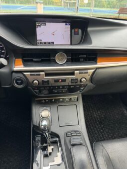 
										LEXUS ES300H LUXURY full									
